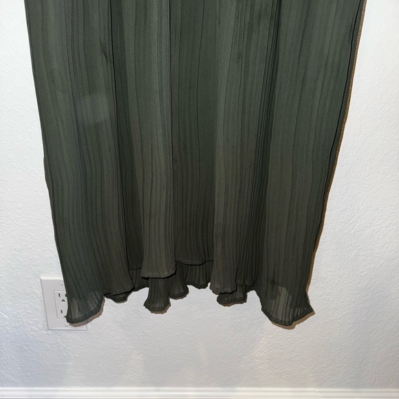 Dear Creatures Anthropologie Green Pleated Midi Skirt with Knit Waistband Size L - Picture 7 of 9